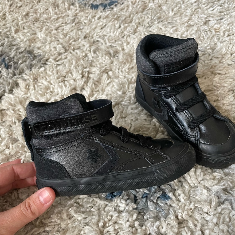 All Black Converse 7C